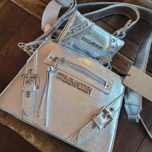 Steve Madden Handbags - Steve Madden The Special Edition Evelyn Silver Set Tote 7"x10"x5"